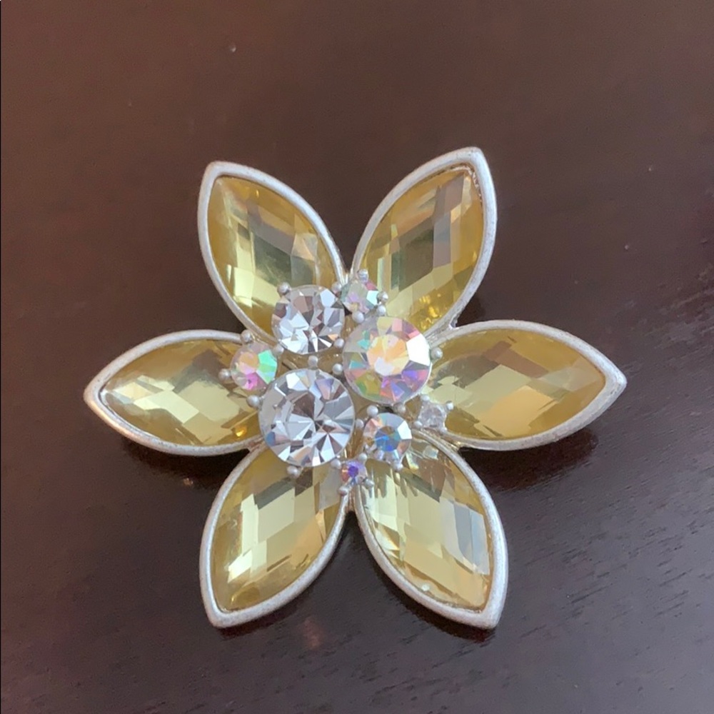 Floral pin
